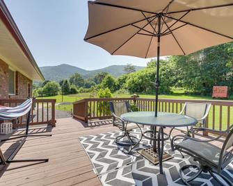 Serene Canton Home w/ Deck & Mountain Views! - Canton - Patio