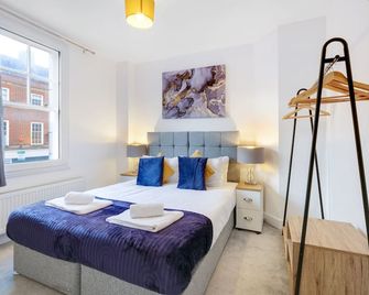Eastons 2 Bedroom Apartment with Sofa Bed - High Wycombe - Slaapkamer