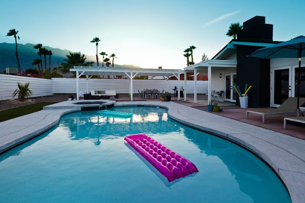 Good & Plenty Special Spring & Summer Rates Now In Effect - Palm Springs - Piscina