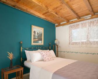 Eleni's Cottage, for Natural Living, By ThinkVilla - Skiathos - Schlafzimmer