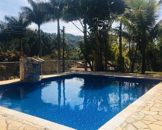 Wonderful place for weekends, birthdays and weddings - Nazare Paulista - Zwembad