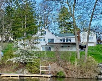 Lakefront Home at Lake Winola, PA - Factoryville - Outdoors view
