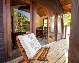 Marbucks Bed & Breakfast - San Pedro Town - Terasa