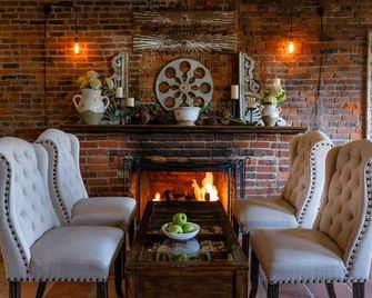 Maison Fleurie, A Four Sisters Inn - Yountville - Salon