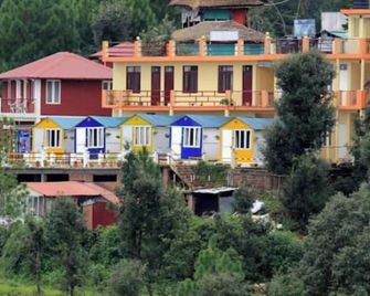 Himvadi Resorts Kausani - Kausani