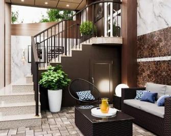 Vila Iris - צ'יסינאו - פטיו