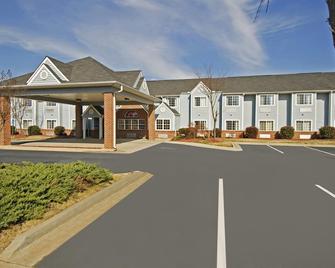 Americas Best Value Inn & Suites Mcdonough - McDonough - Building