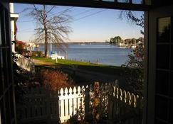 Large -In Town- Historic House On Harbor In St Michaels - Walk To Everything! - Saint Michaels - Balcony