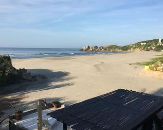 Beachfront Villa C/W Private Pool 3br/3.5 Ba On Secluded Beach - Chacalapa - Beach