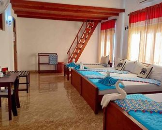 Hungry Lion Sigiriya - Sigiriya