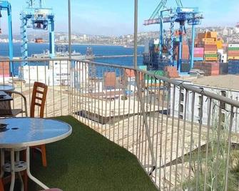 Hostal Recuerdos de Familia - Valparaíso - Balcony