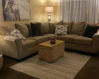 The Paddock Home - Ashland - Living room