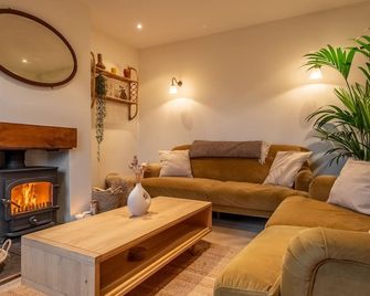 Maurice Cottage, Docking, Norfolk - Docking - Living room