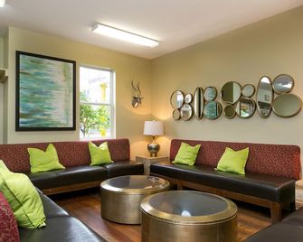 Hi Kelowna Hostel - Kelowna - Oturma odası