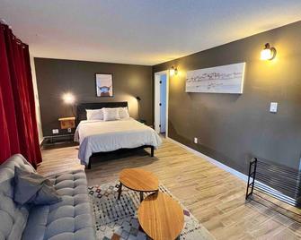 One Bedroom Condo Near Whyte Ave Close to university - Edmonton - Bedroom