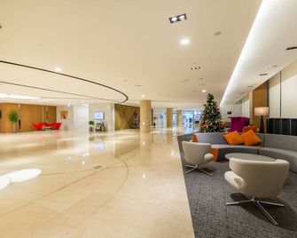 Days Hotel & Suites by Wyndham Incheon Airport - Incheon - Lobby