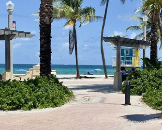 Southwinds Inn by The Gold Nests - Hollywood