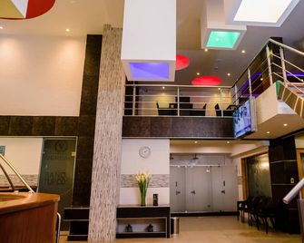 Verona Hotel Baños Turcos - Lima - Lobby