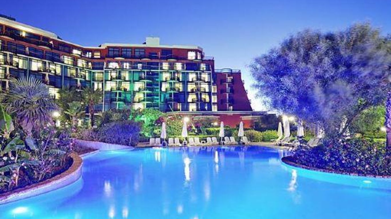 ميريت كريستال كوف هوتل