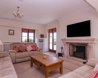 Pentire House - Deal - Вітальня