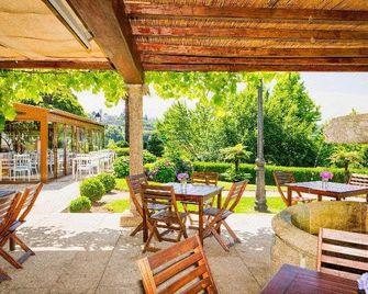 Pazo do Rio - Oleiros - Патіо