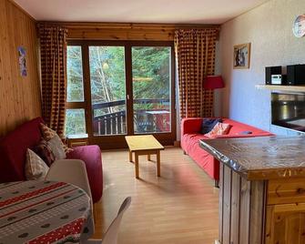 Bel appartement à Morzine, 2 chambres, proche centre, 6 pers, balcon, parking - FR-1-524-116 - Morzine - Living room