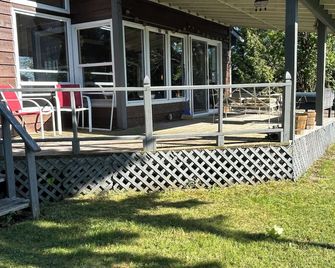 Lake Huron Cottage - Goderich - Binnenhof