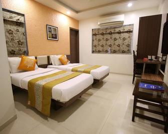 Hotel Jyoti - Rajkot - Habitación