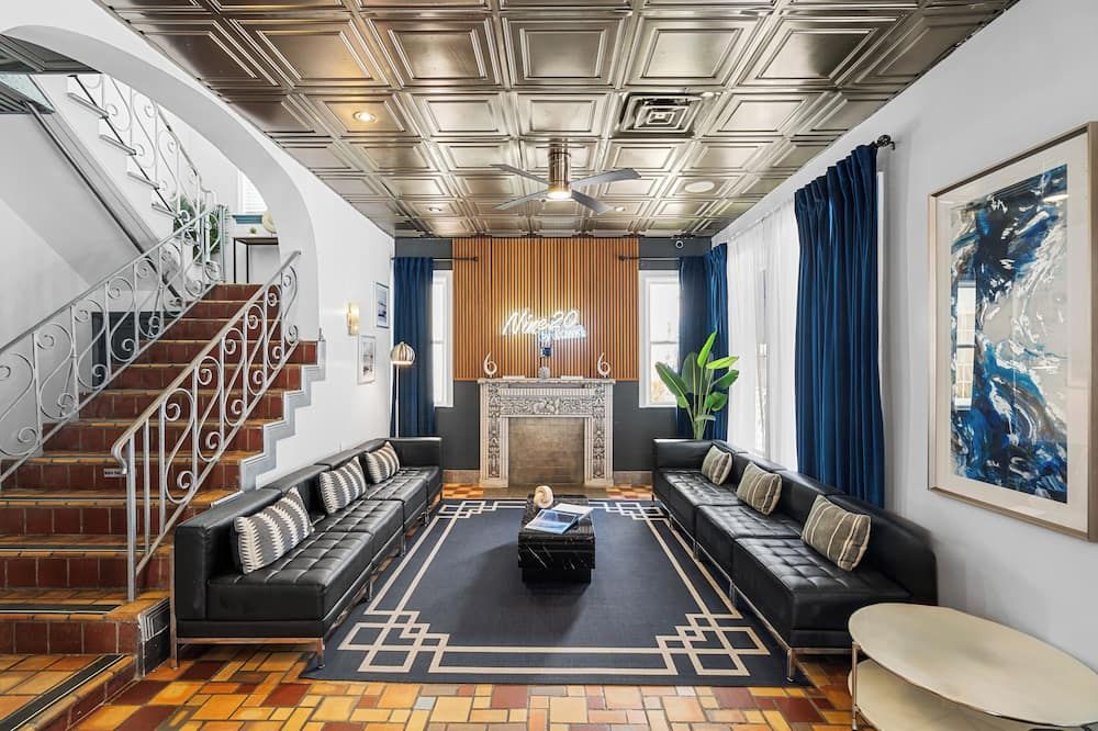 Nine20 Collins Apartments by Lowkl from $90. Miami Beach Hotel