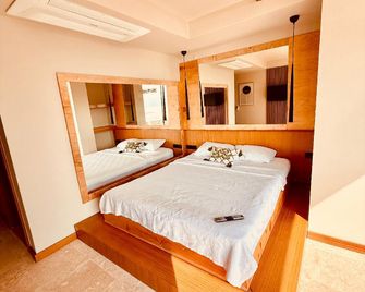 The May Five - Adults only - Seferihisar - Ložnice