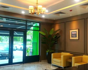 The Loft Plaza Hotel - Bangi - Lobby