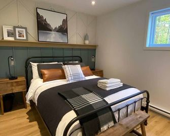 New chalet with Spa and Swimming pool - Le Must - Brownsburg-Chatham