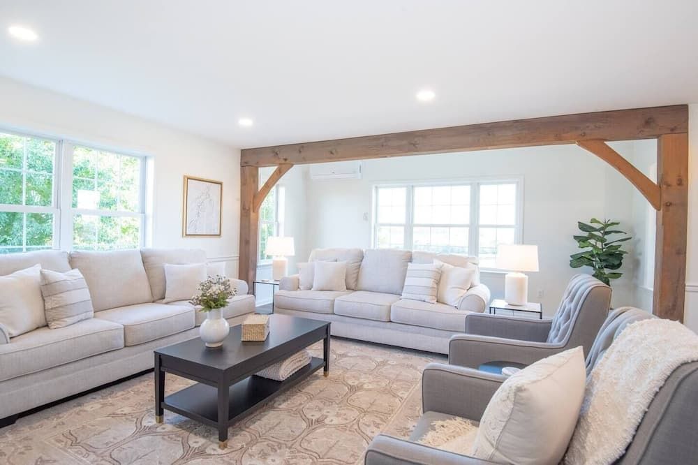 Hilltop Haven |Slower Pace, Timeless Views