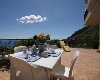 Fontana Vecchia Seaview Apartment  - Taormina - Balcony