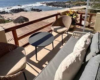 Beautiful 2br/2bt Beachfront - Troncones - Balcony