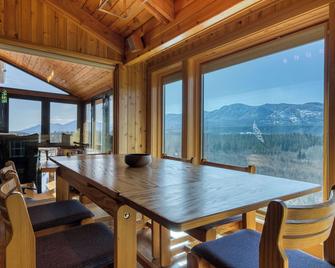 Fairmont Creek Property Rentals Vacation Homes - Fairmont Hot Springs - Dining room