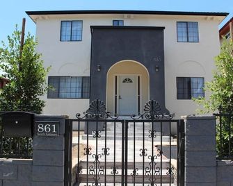 8th and Ardmore - Los Angeles - Building