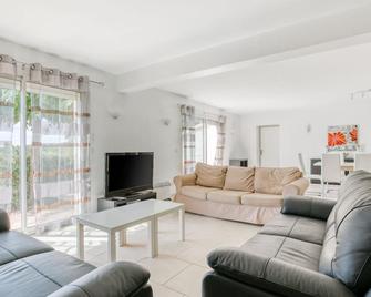 Spacious villa with pool in Le Canet - Pouzols-Minervois - Sala de estar