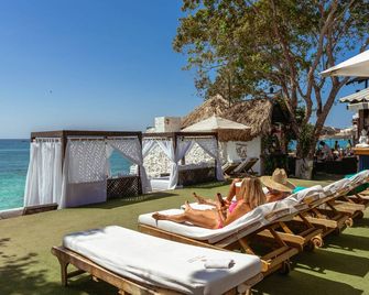 Bora Bora Beach Club Cartagena - Isla Grande del Rosario