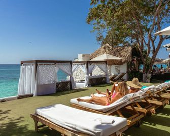Bora Bora Beach Club Cartagena - Isla Grande del Rosario