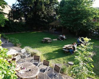The Barge Inn - Bradford-on-Avon - Innenhof