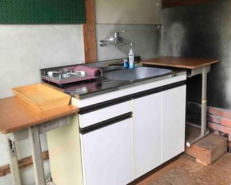 While listening to the sound of the clear stream / Saihaku-gun Tottori - Daisen - Kitchen