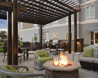 Homewood Suites by Hilton Mobile I-65/Airport Blvd - Mobile - Pátio