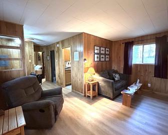 Hidden Haven Cottages - Lake City - Living room