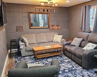 Blue Bungalow - Charming 2-bedroom house in Olney - Olney - Sala de estar