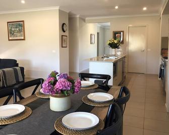 Lakeside Retreat Nagambie - Nagambie - Essbereich