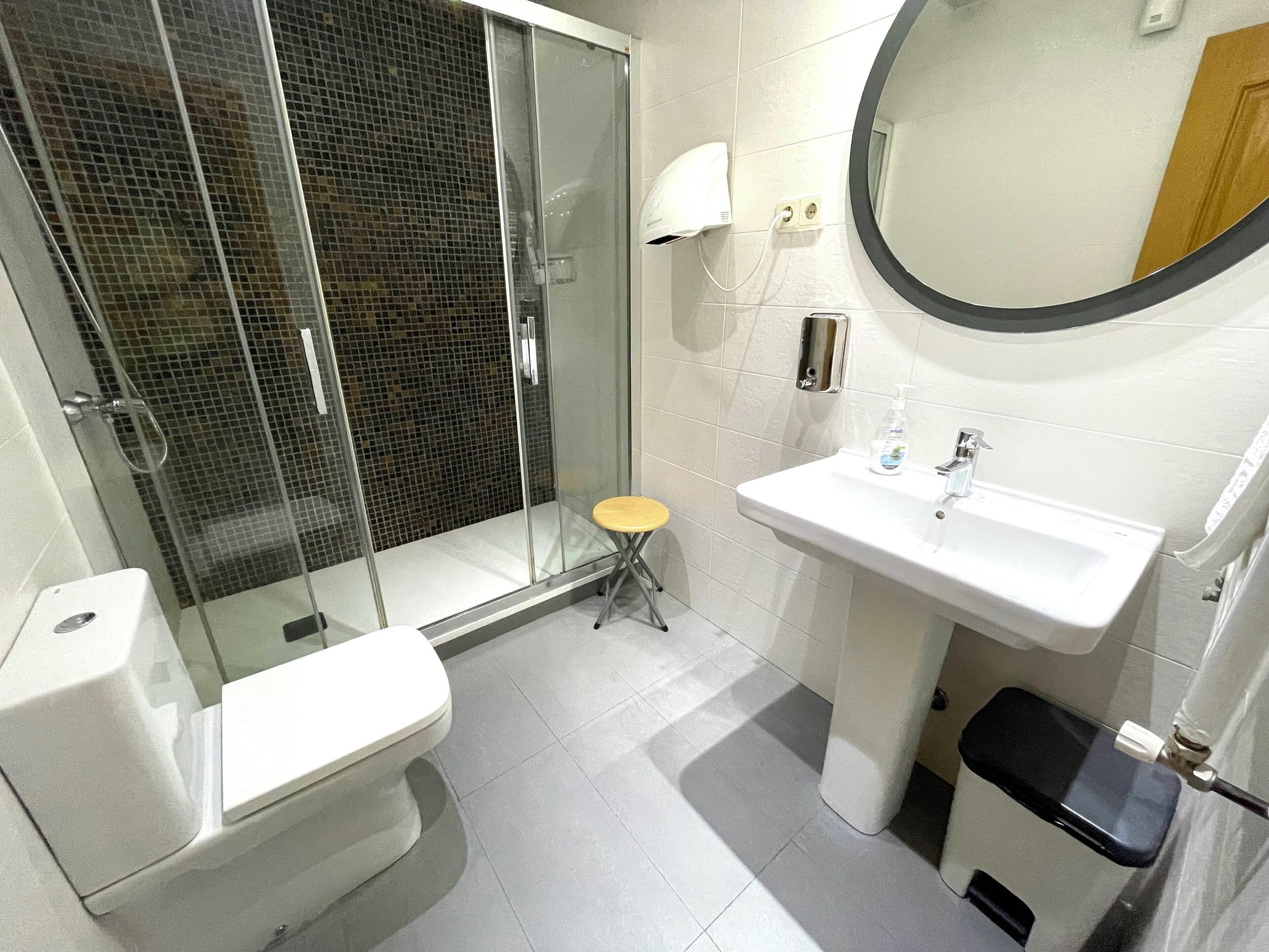 هوستال فيرنانديز أتوشا