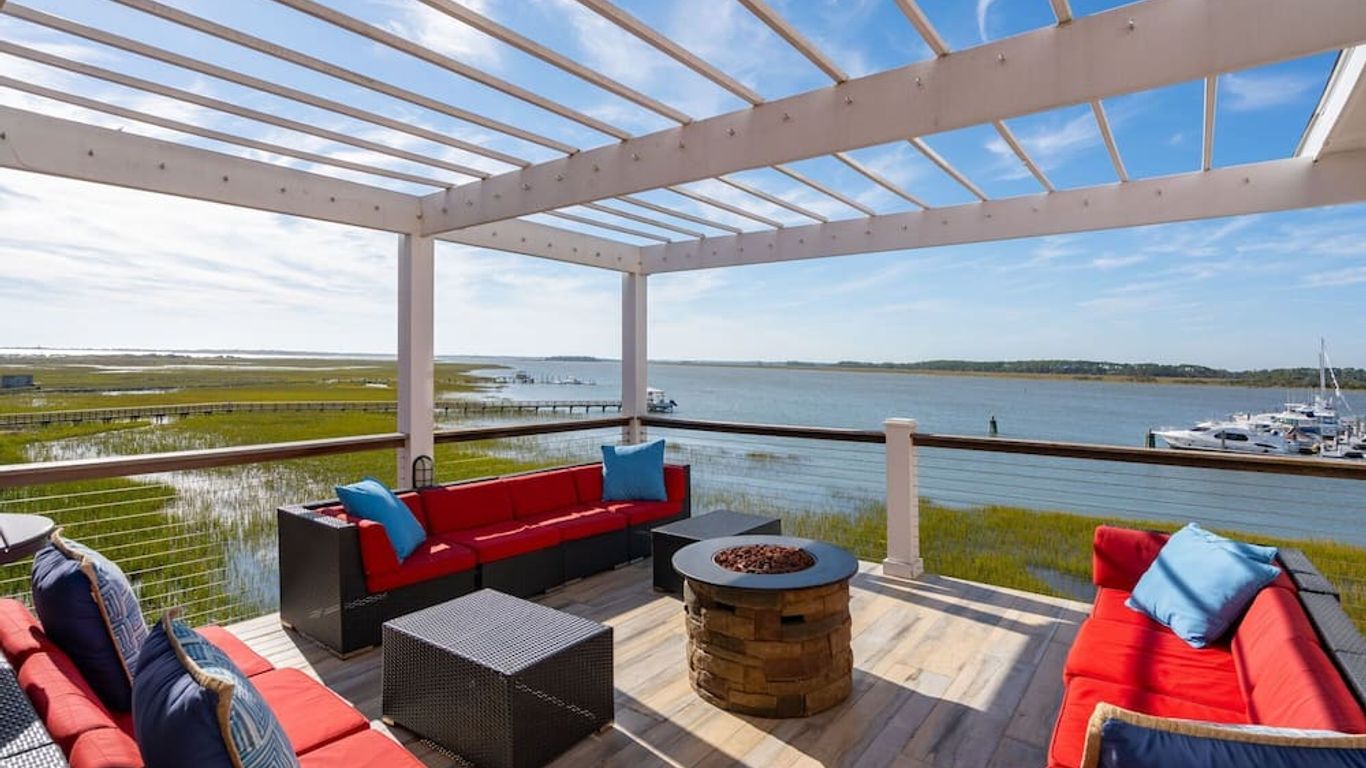 Regatta Inn - Adults Only