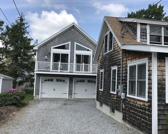 Contemporary Loft Apartment - Westbrook - Building