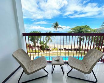 Doublegem Beach Resort And Hotel - El Nido - Balcone